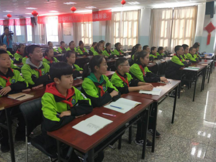 37000cm威尼斯社会实践基地布尔津县初级中学隆重举行第十六期求实团校开班典礼612.png